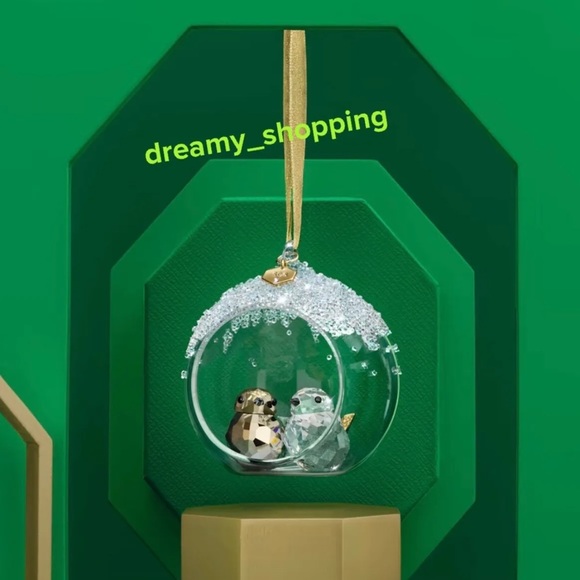 Swarovski Holiday Magic SCS Annual Edition 2022 Crystal Ball Ornament #5628005 - Picture 2 of 6